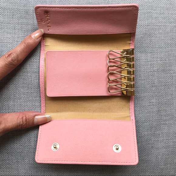 Chanel Caviar Leather Classic Key Holder - Picture 5 of 8